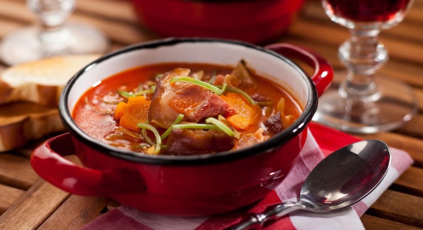 Főfogásnak is megállja a helyét ez a tartalmas leves recept