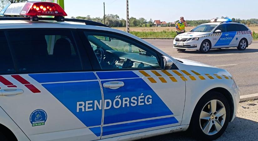 Három autó rohant egymásba az 54-es főúton, jelentős az anyagi kár  fotók, videó