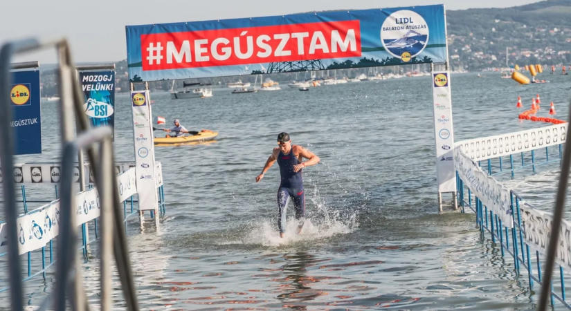 Nagy Nándor és Békési Eszter volt a leggyorsabb a Balaton-átúszáson – videók