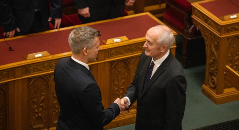 Baka András: ami most történik, az egy vértelen forradalom