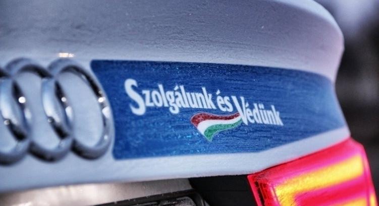 Karambol történt az M1-esen
