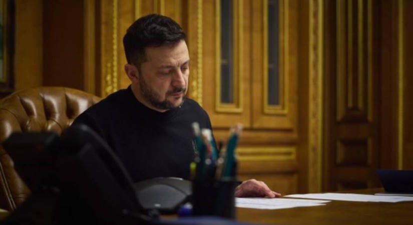 Zelenszkij aláírta a hadiállapot és a mozgósítás 90 napos meghosszabbítását Ukrajnában