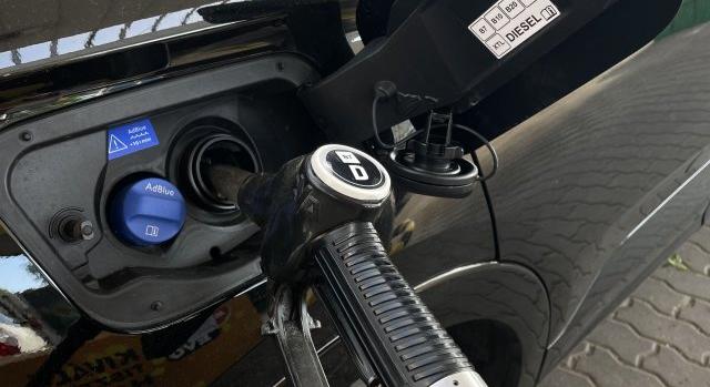 A MOL kutakon csak napi egyszer lehet hatósági áron tankolni?