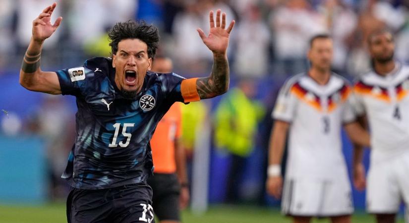 Itt a vb eddigi legnagyobb meglepetése: Paraguay kiejtette Németországot, Hollandia is búcsúzott