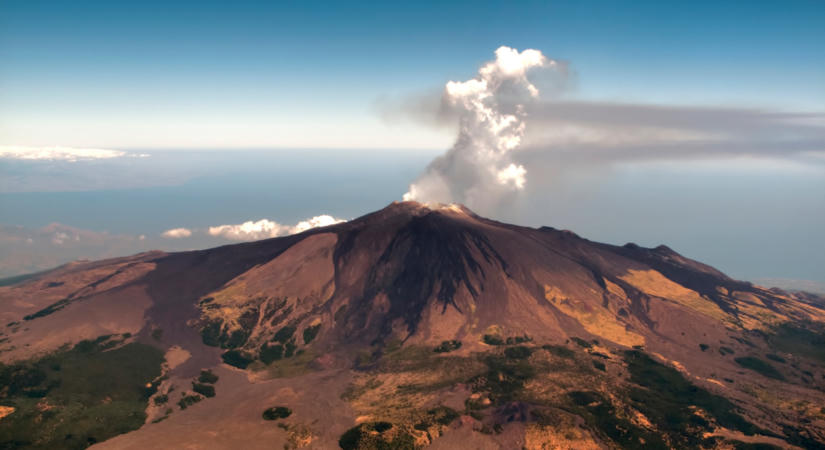 Megbolygatta Olaszország légiforgalmát az Etna: még mindig lehet késésre, csúszásra számítani