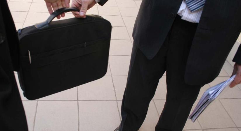 Őrizetbe vettek egy kormányhivatali osztályvezetőt