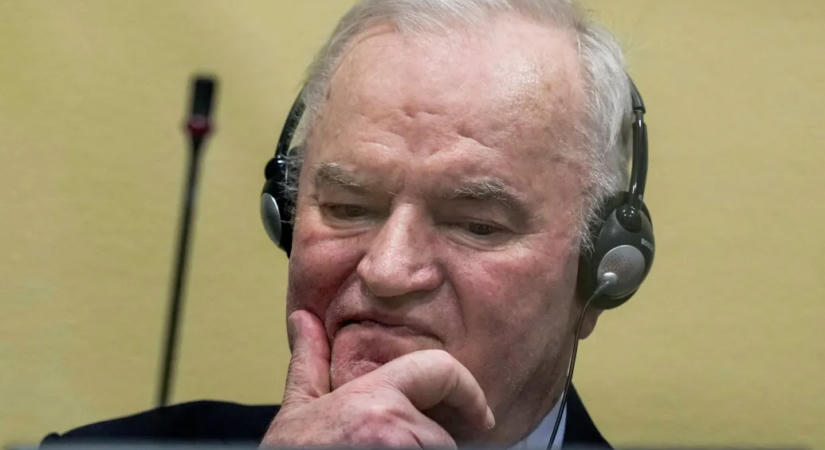 Ezrek emlékeztek Ratko Mladićra, az elítélt háborús bűnösre kedd este a boszniai Szerb Köztársaság fővárosában