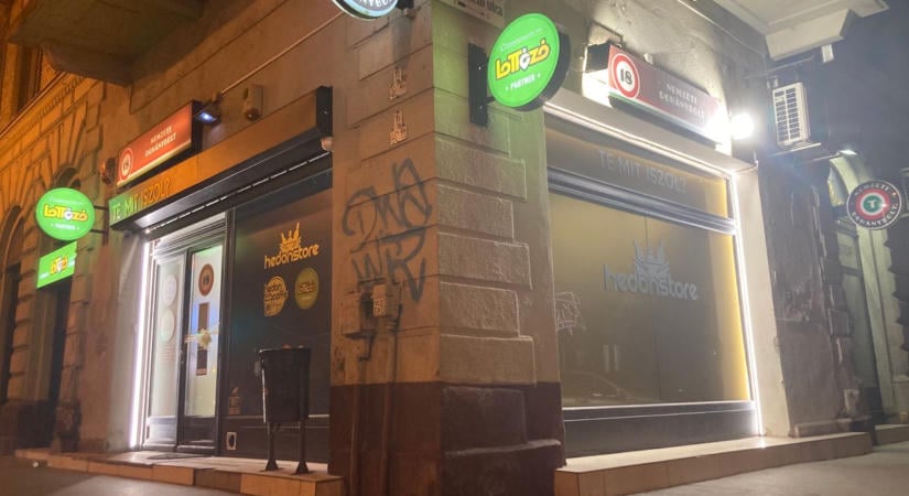 A kormány fontolja, hogy az önkormányzatok korlátozhassák a dohányboltok éjszakai nyitvatartását