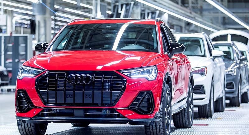 Több mint kétszázezer SUV-t hív vissza a VW, győri Audik is érintettek