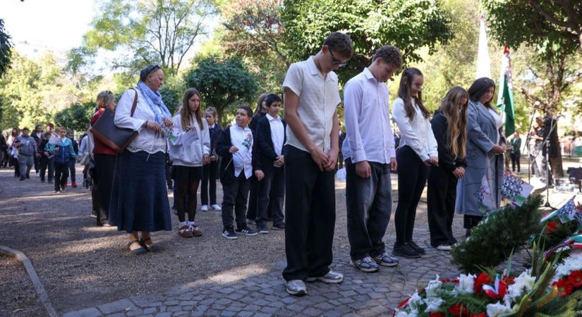 Az aradi vértanúkra emlékeztek Győrben: „A szabadságot és az igazságot nem lehet relativizálni” - fotók, videó