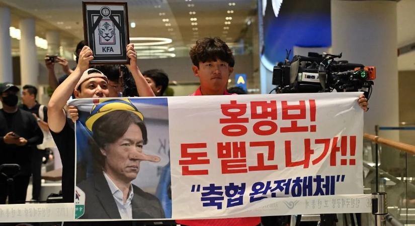 Dél-Korea: elmenekült hazájából a volt szövetségi kapitány