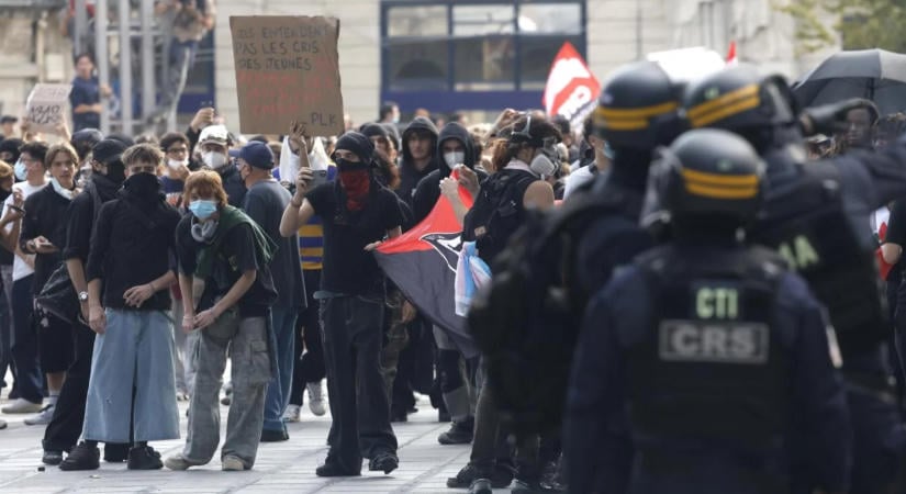 Október végére ígért választ a francia kormány a diákok követeléseire