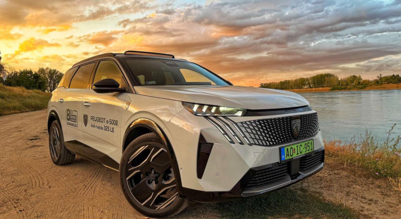 Peugeot E-5008 teszt: az elektromos szépség, amely mosolyt csal az arcunkra