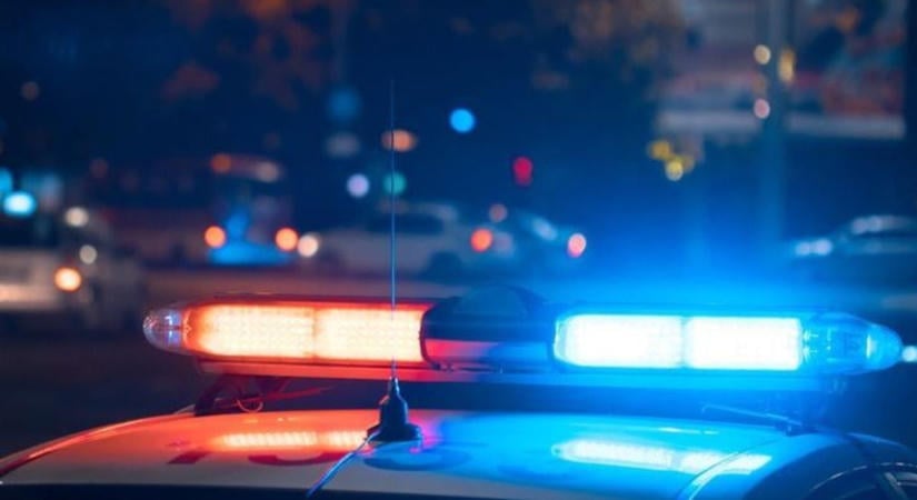 Kábítószer birtoklás, bódult, ittas vezetés és villanyoszlopnak ütközés - vádat emeltek egy férfival szemben Szombathelyen
