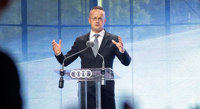 Megszüntették a nyomozást Szijjártó Péter diplomata-útlevelei ügyében