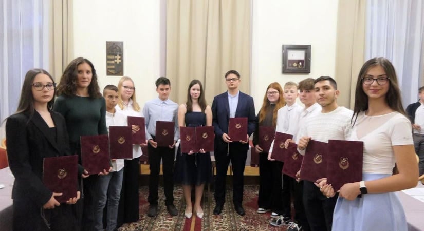 Megtartotta alakuló ülését az abonyi ifjúsági önkormányzat, eldőltek a legfontosabb tisztségek