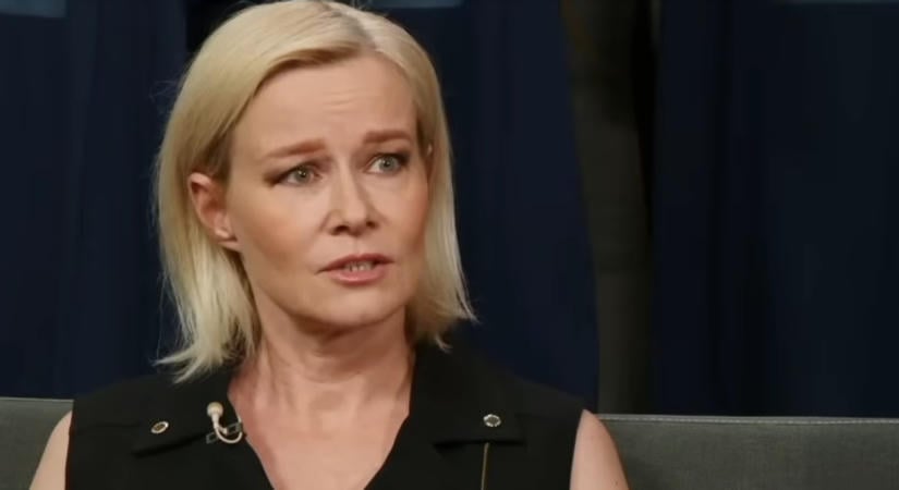 Új szakmába vágott Völgyesi Gabi: a népszerű énekesnő 49 évesen újabb diplomát szerzett