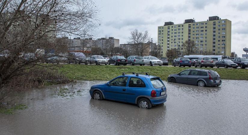 Sokba kerül a rengeteg csapadék a hazai biztosítóknak