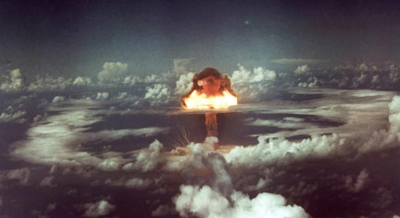 Atombombát robbantottak az űrben, még Hawaii fényei is kialudtak