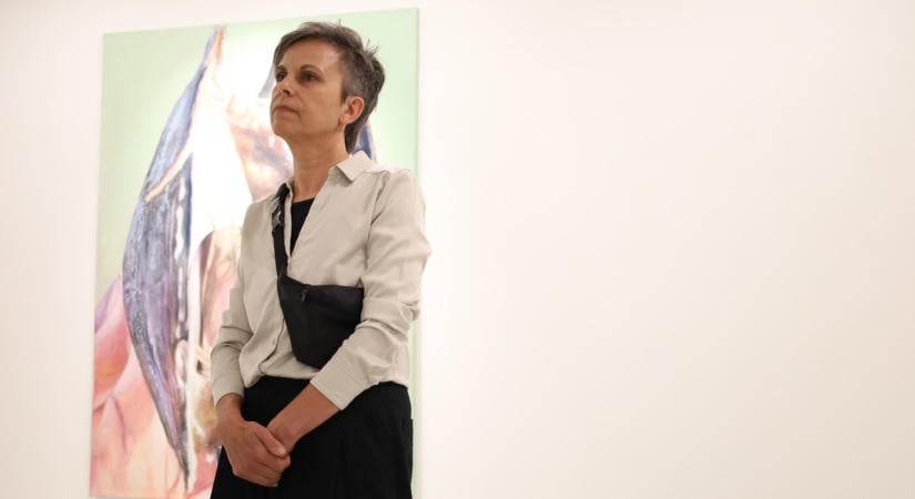 Kosziba Klaudia Nacre című kiállítása Érsekújvárban: a kagyló és a fény metamorfózisai
