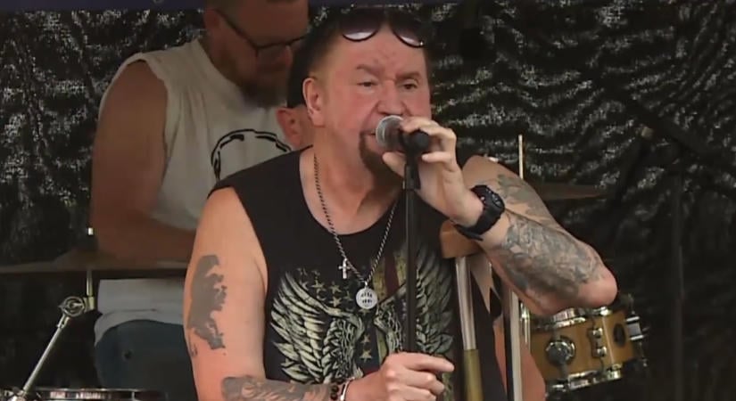 77 éves korában elhunyt Deák Bill Gyulla, a magyar blues legendás alakja