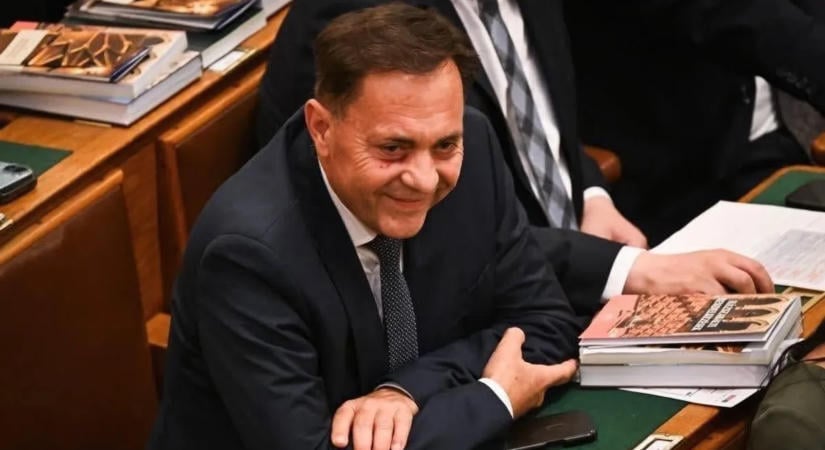 Pócs János is aláírta a lemondását követelő petíciót