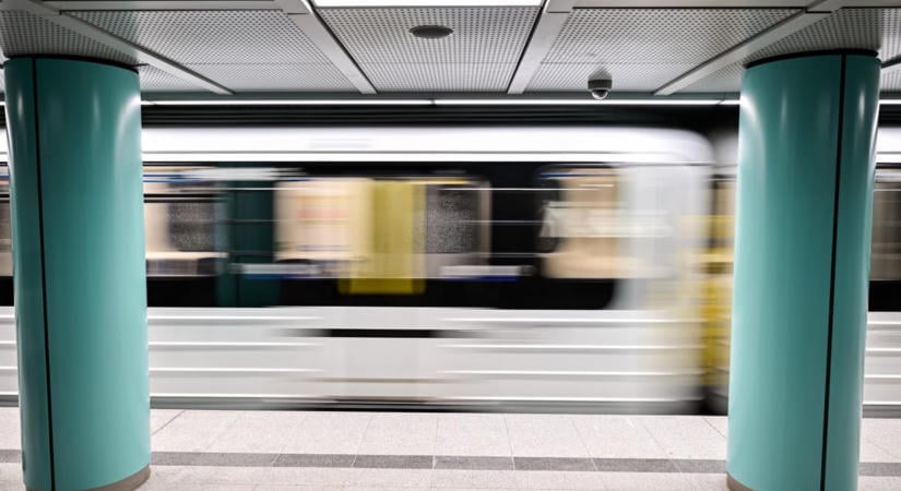 Fellökött egy embert a 3-as metró