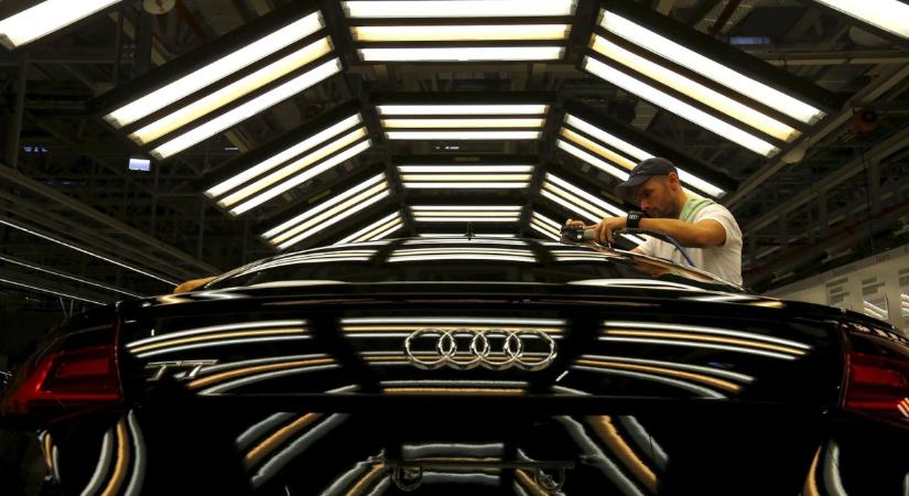 Megszólalt a győri Audi az elbocsátásokról: keményebb fizikai munka és maximális lojalitás – ezekkel a munkavállalókkal számol az autógyár