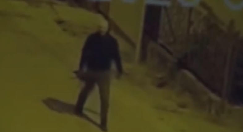 Szentendrén fehérruhás fantom, Nagytétényben maszkos rémalak miatt nem mernek utcára menni a helyiek