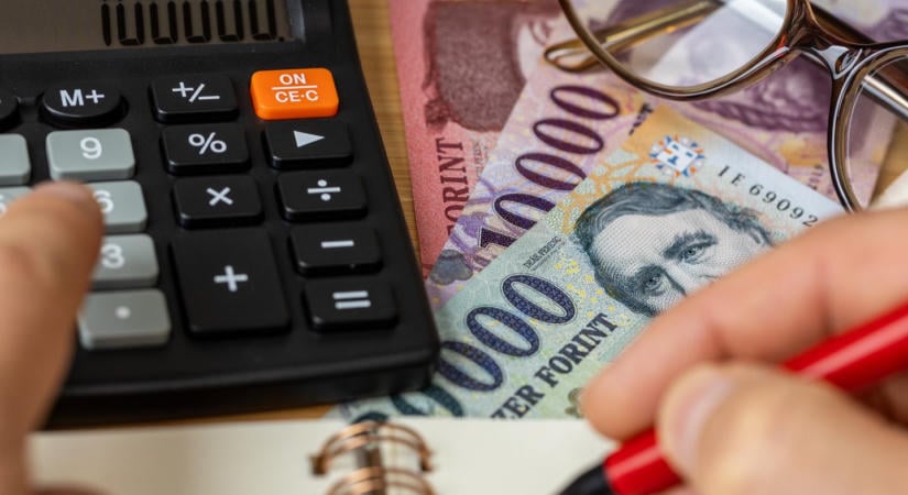 Több mint 2 millió jutna fejenként, mégsem ennyit látunk a pénztárcánkban