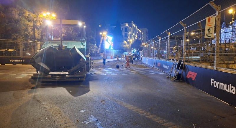 Több kanyarban is aszfaltoztak csütörtökről péntekre virradóra Bakuban