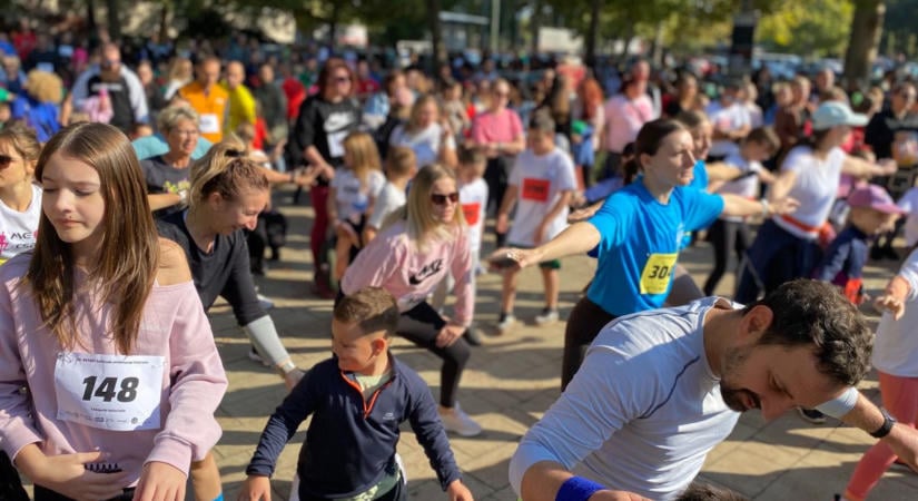 Ezer fölé nőtt a résztvevők száma a Rotary Club Baja jótékonysági futásán  fotók, videó
