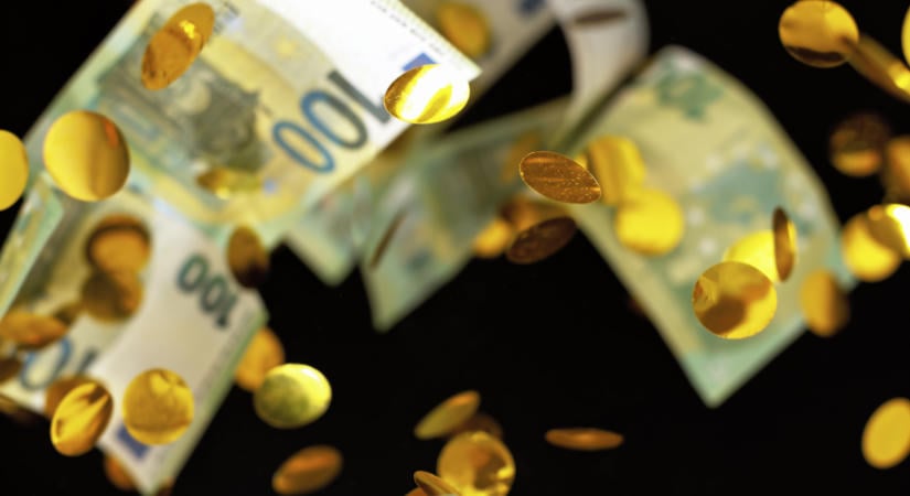Ádáz küzdelem indult a befektetéseknél: saját fegyverükkel győzhetik le a bankok az uralkodó alapkezelőket?