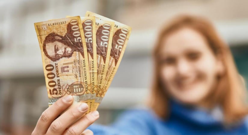 Még nem tudni mitől, de sokkal erősebb lett a forint