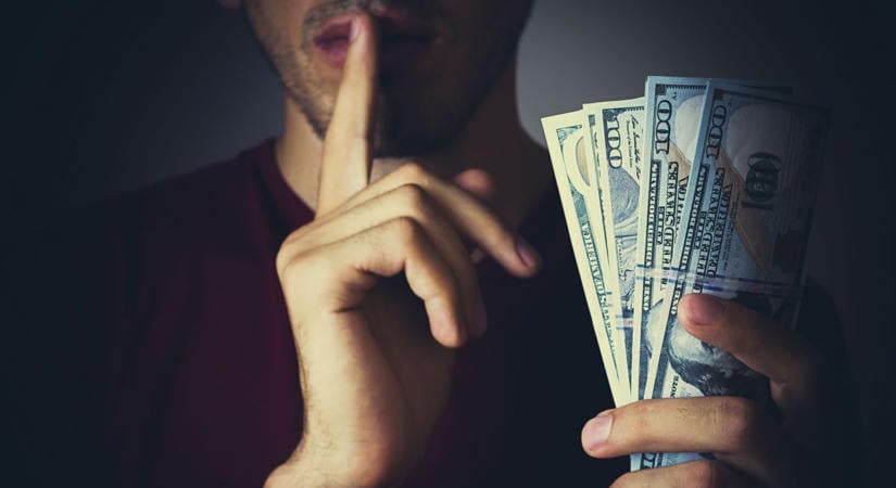 Már az ügyfelekkel hagyatnák jóvá a pénzük ellopását a csalók
