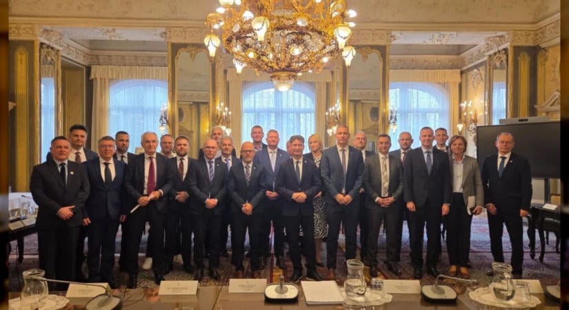 Hétpontos javaslatcsomagot nyújtottak be a megyei jogú városok vezetői