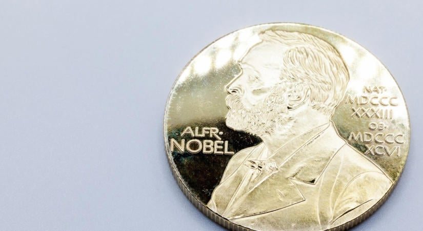 Megtörtént az idei Nobel-díj átadás legszebb pillanata, könnyezik a világ, családja körében érte a telefonhívás Stockholmból Karl Deisseroth-ot