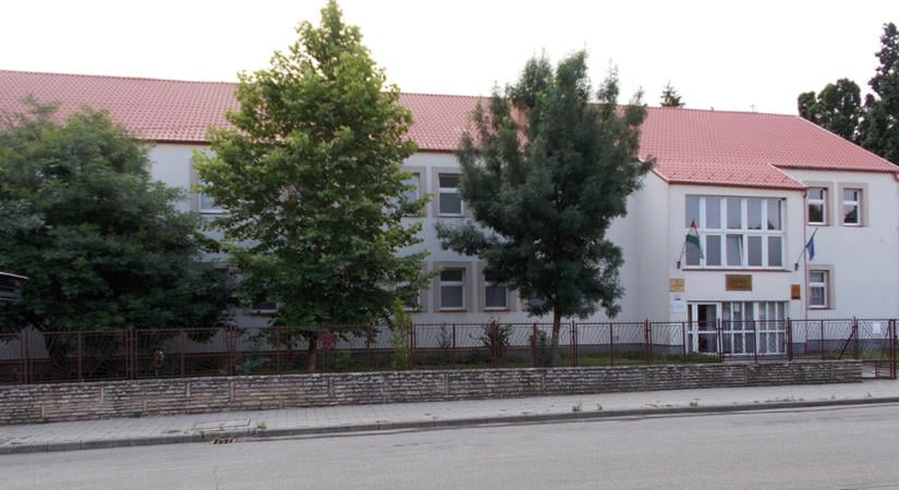 Milliárdos állami ingatlanokat adtak ingyen egyházaknak, Iványi Gáborék igényeit elutasították