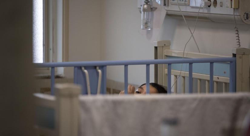 Országos vizsgálat indult a kórházban hagyott kisgyerekek ügyében