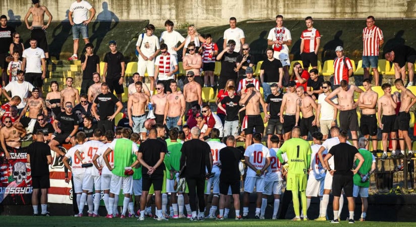 Videó: Így kért elnézést a szurkolóktól a nagy zakó után a DVTK edzője