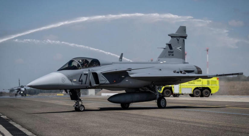 Szolnok mellett lezuhant a Magyar Honvédség egyik Gripen vadászgépe