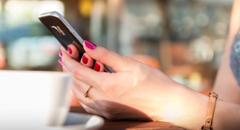 Veszélyes SMS-ek terjednek a NAV nevében: 102 ezer forintos visszatérítéssel trükköznek