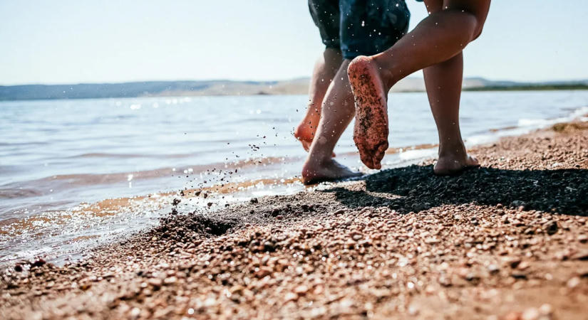 Óvakodj a kagylóhéjaktól: súlyos fertőzés is kialakulhat egy banális nyári balesetből