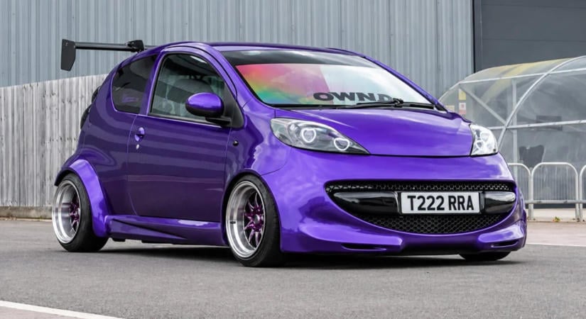 Egy Peugeot, ami ellen nem szeretnél kiállni versenyezni: bevállalnád a Milka-lila 107-est?