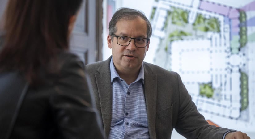 Kiállítások maradtak el, dolgozók égtek ki – ez az mérlege Demeter Szilárd két éves uralmának
