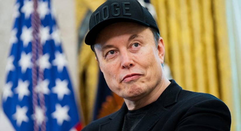 A félidős választások előtt Elon Musk 276 millió dollárt adományozott Republikánus párthoz köthető csoportoknak
