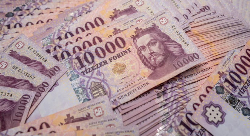 Közel 93 milliárd forint hiányzott az államkasszából szeptember végén