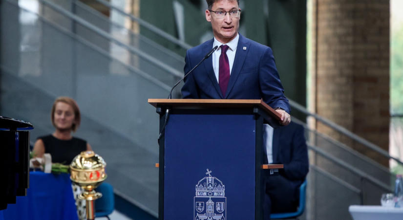 Székesfehérvár továbbra is ad bérkiegészítést a szociális szférában dolgozóknak