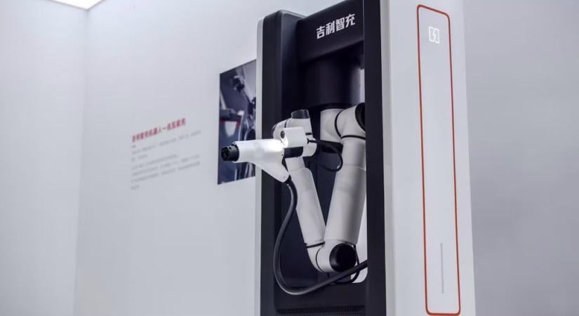 Itt az emberiség új barátja, a töltőrobot!