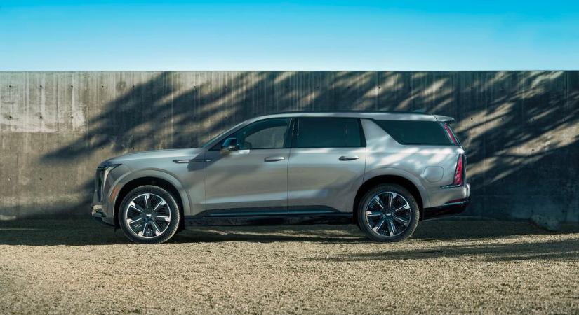 Cadillac: butaság lenne kinyírni a benzinmotorokat